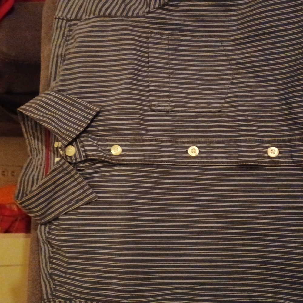 77 kids by American Eagle dress shirt. SIZE Small 7/8